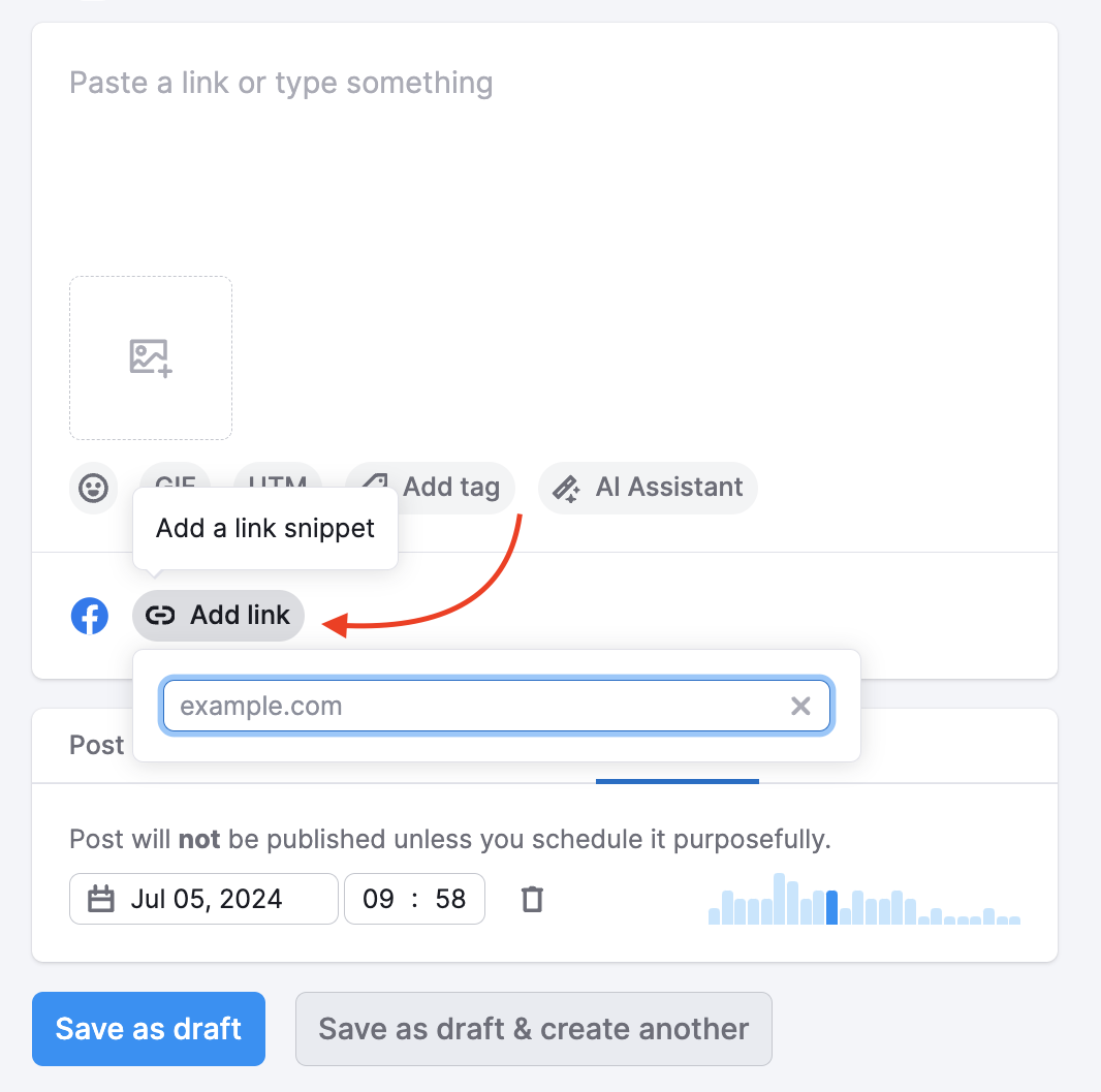 Post editor in Social Poster with the red arrow pointing to the Add link button at the bottom.